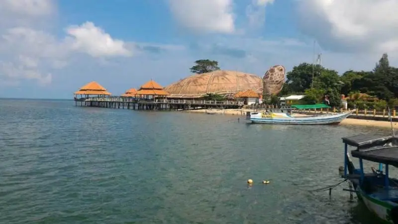 Pantai Kartini: Destinasi Wisata dengan Pemandangan yang Memukau di Jepara